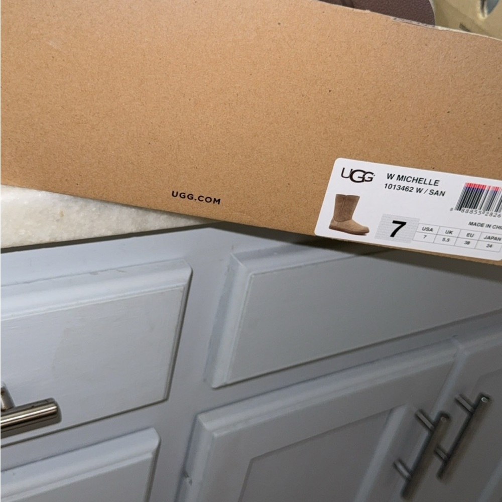 UGG’S BRAND NEW